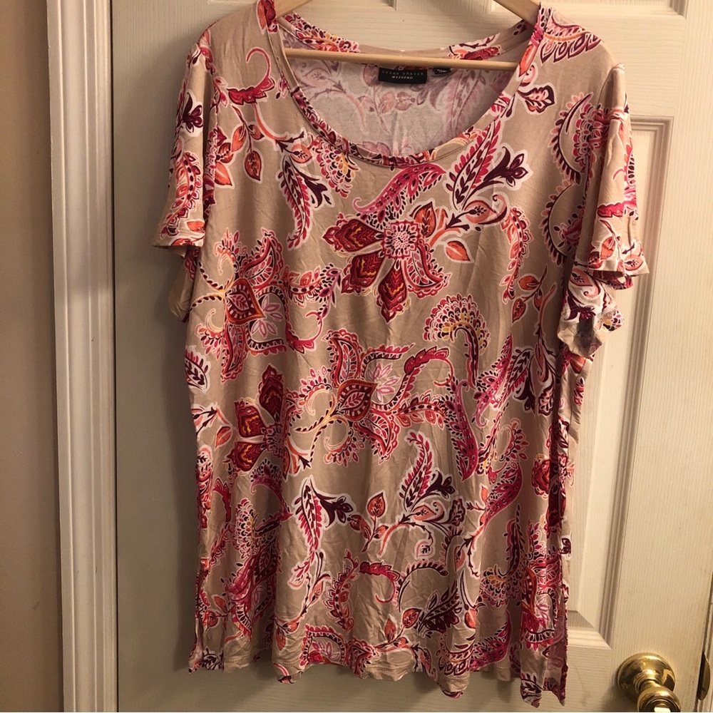 Susan Graver Weekend   Multicolor top. Amazing fabric